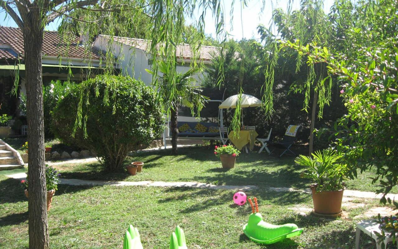 Le Gite Du Castellas Forcalqueiret Exterior foto